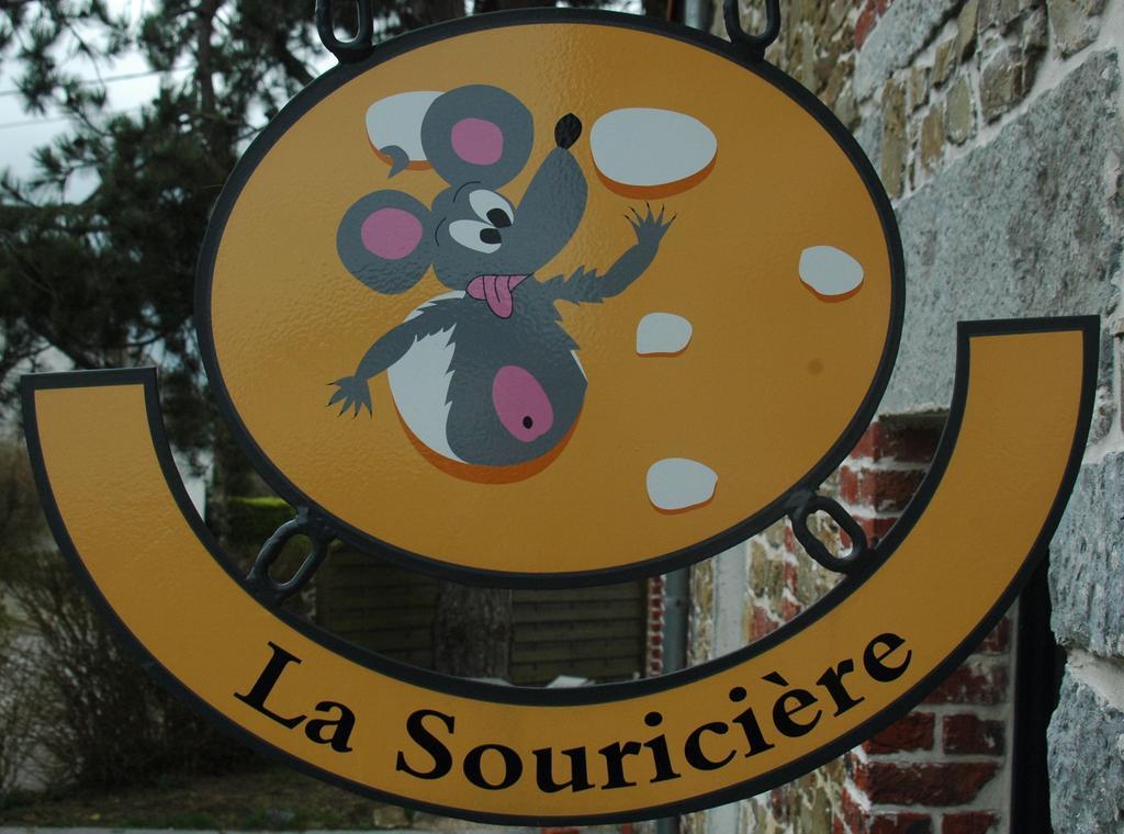 La Souriciere Villa Silenrieux Exterior foto